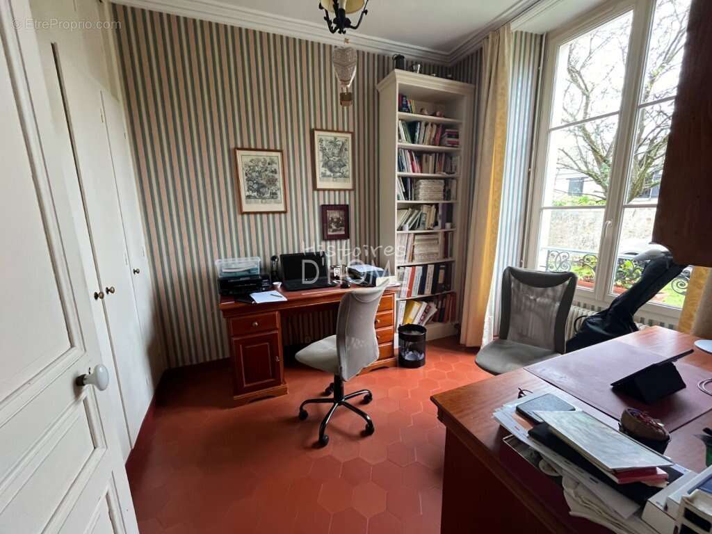 Maison à LUMIGNY-NESLES-ORMEAUX