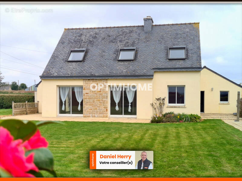 Maison à PLOUGAR