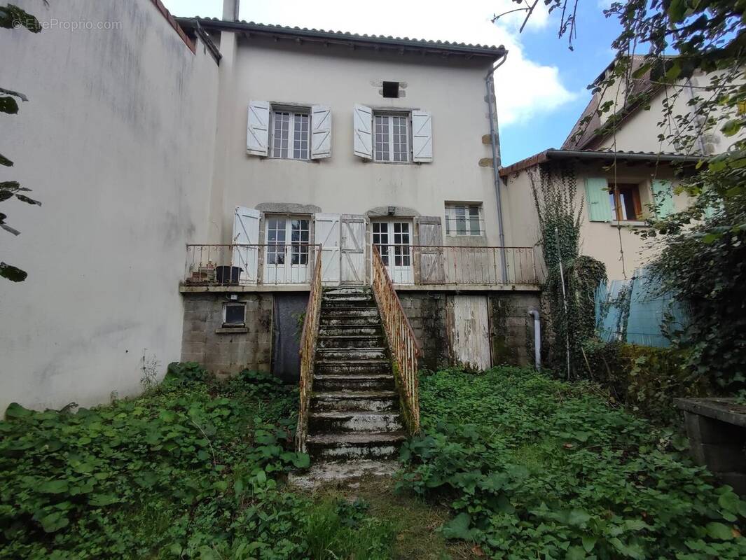 Maison à BUSSIERE-BADIL