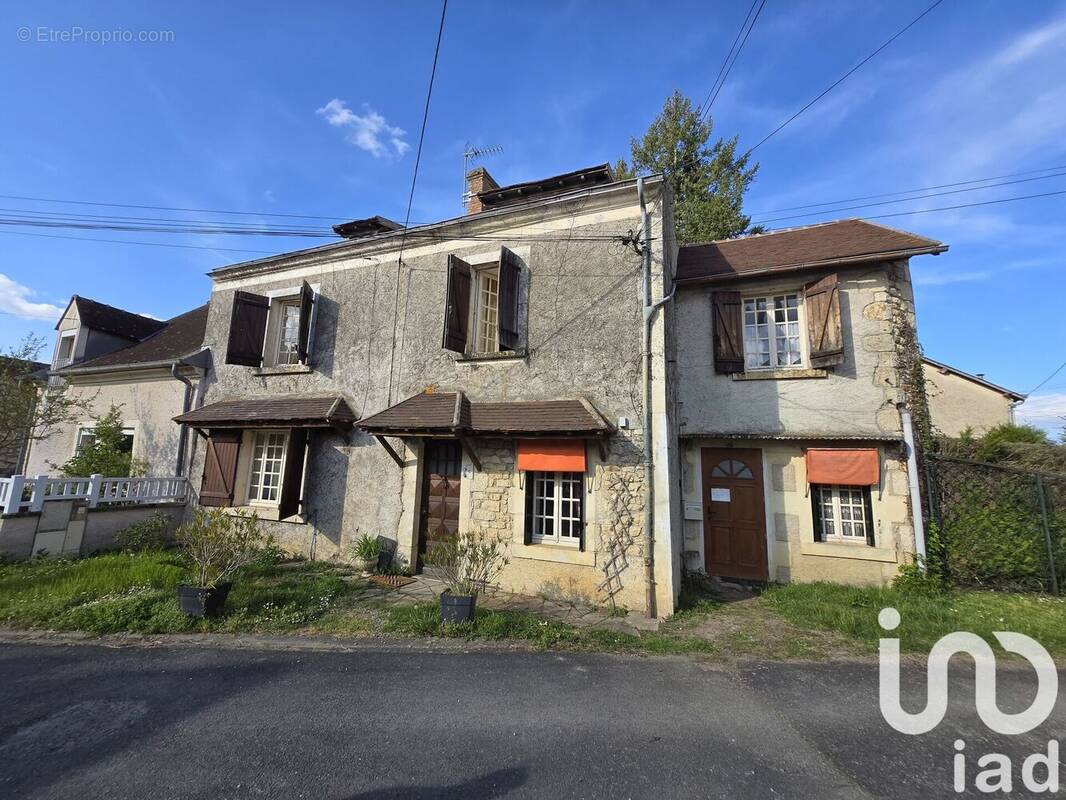 Photo 1 - Maison à LE PONT-CHRETIEN-CHABENET