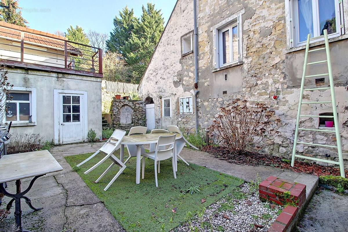 Maison à VAUX-SUR-SEINE