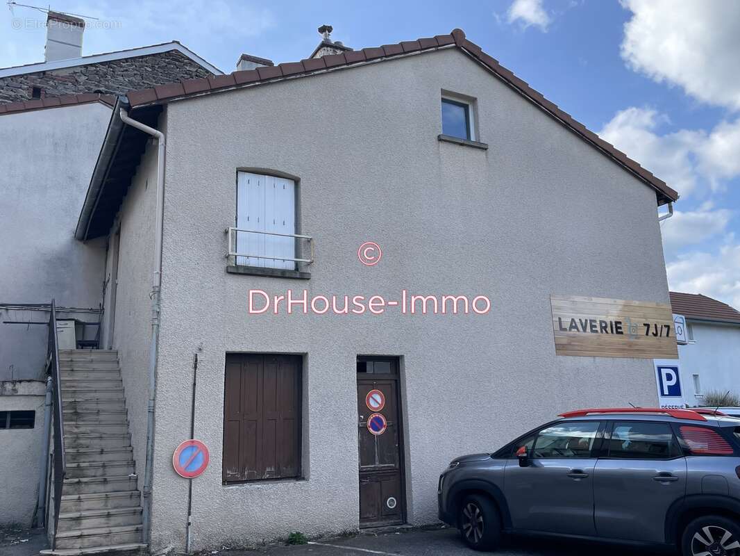 Appartement à UNIEUX