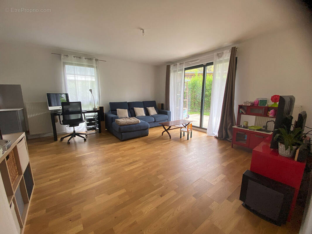 Appartement à MONTIGNY-LE-BRETONNEUX