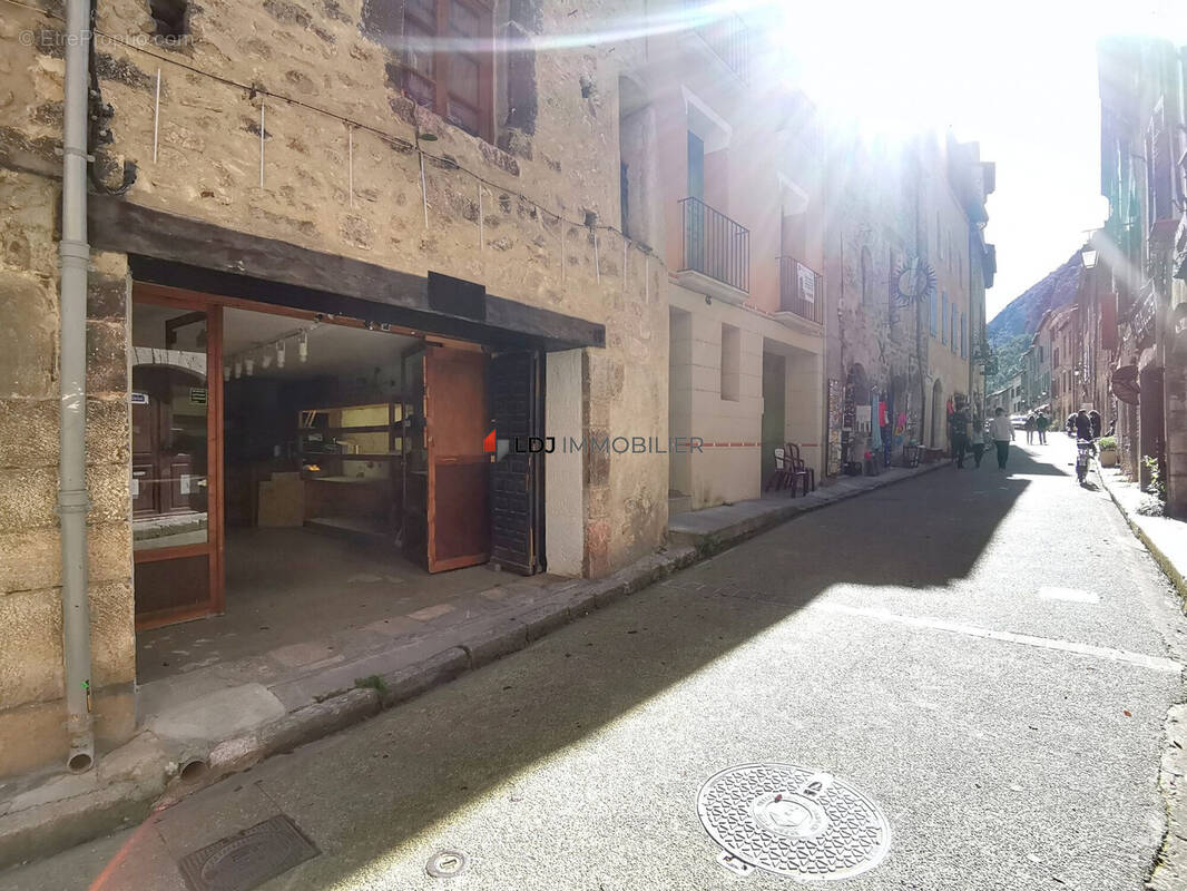 Commerce à VILLEFRANCHE-DE-CONFLENT