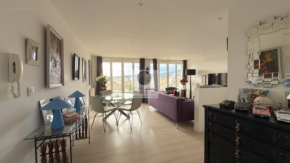 Appartement à GUILHERAND-GRANGES