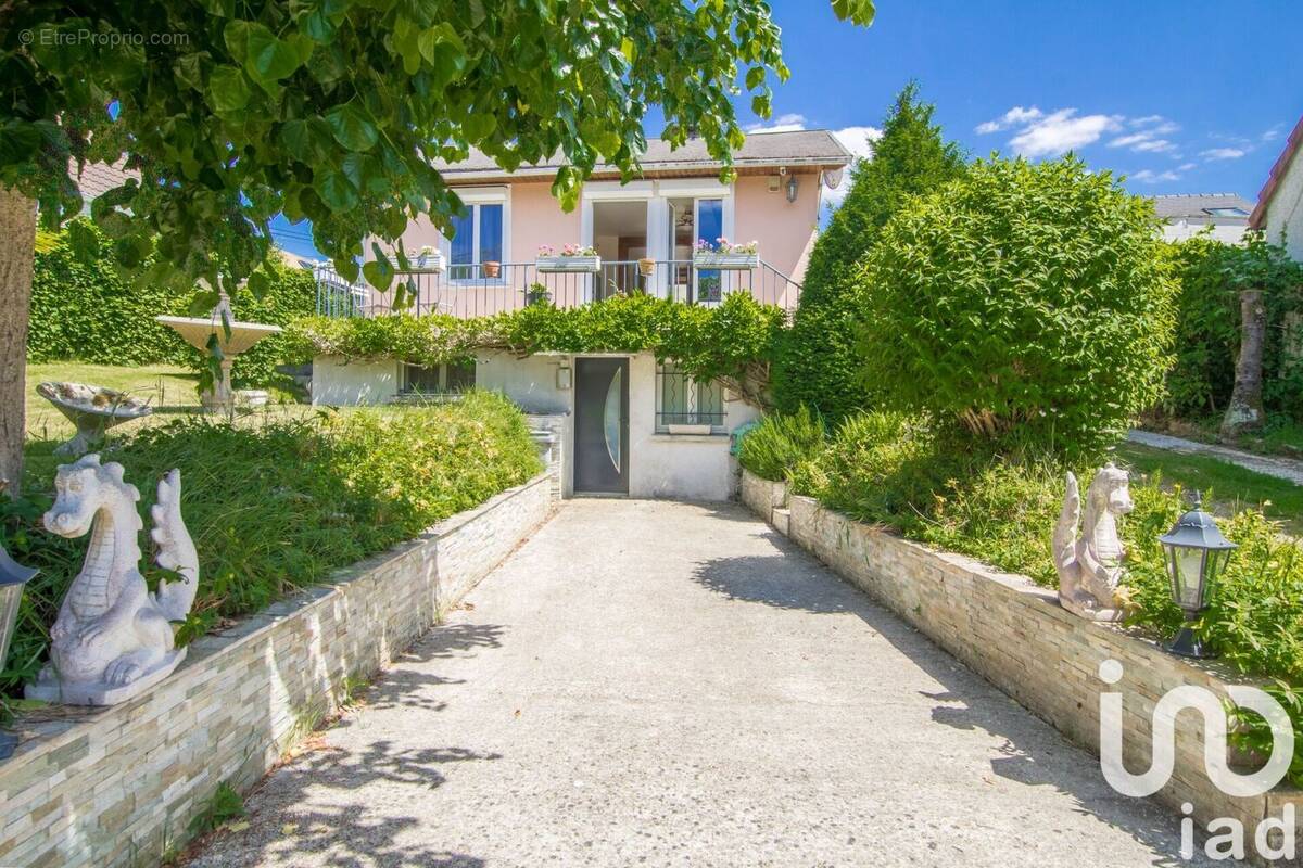 Photo 1 - Maison à MONTLHERY