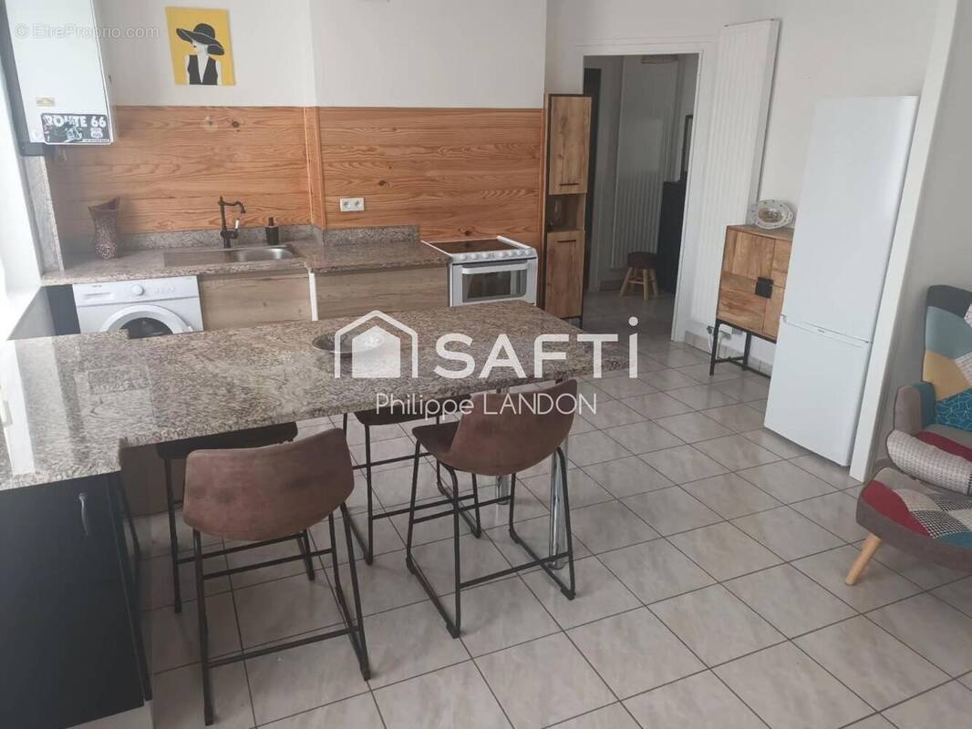Photo 1 - Appartement à SAINT-JUST-MALMONT