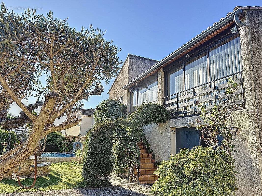 Maison à MILHAUD