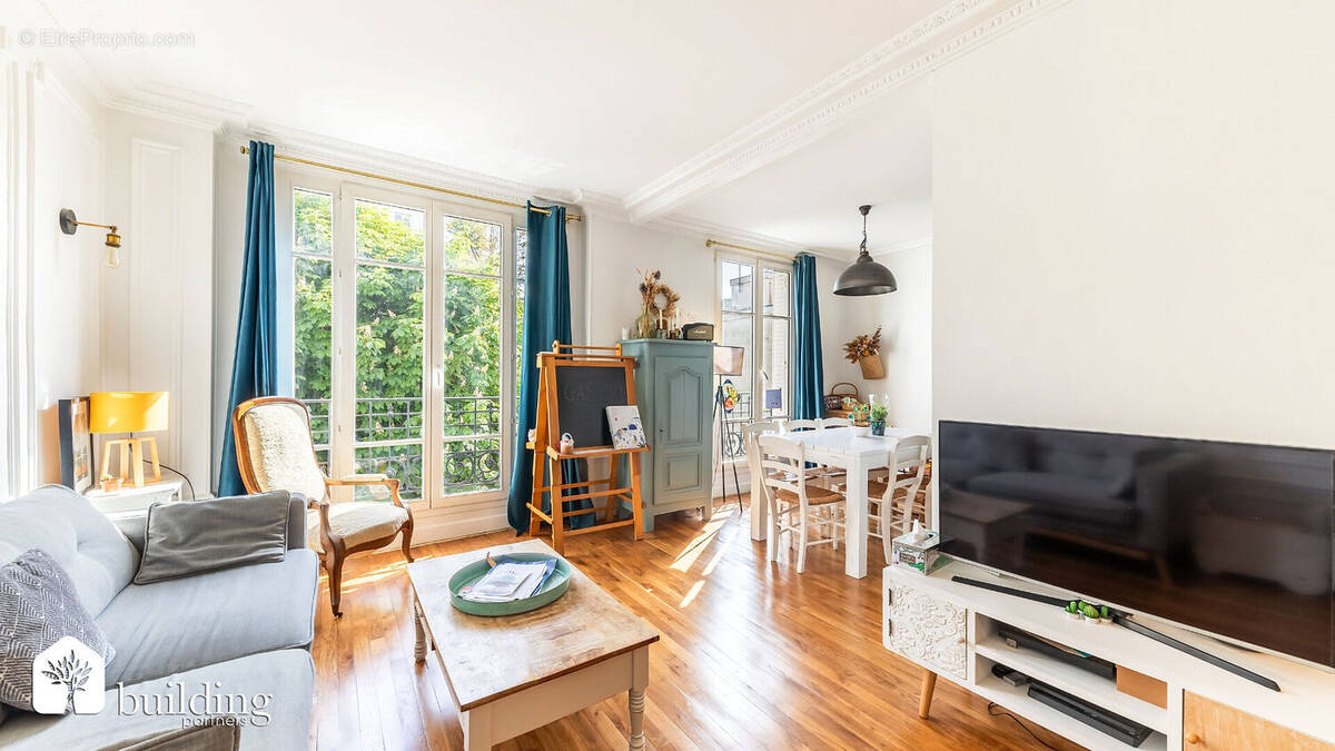 Appartement à COURBEVOIE