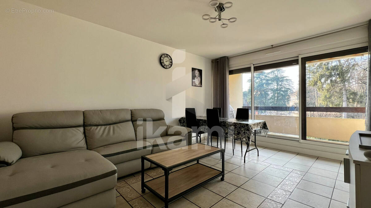 Appartement à RIVES