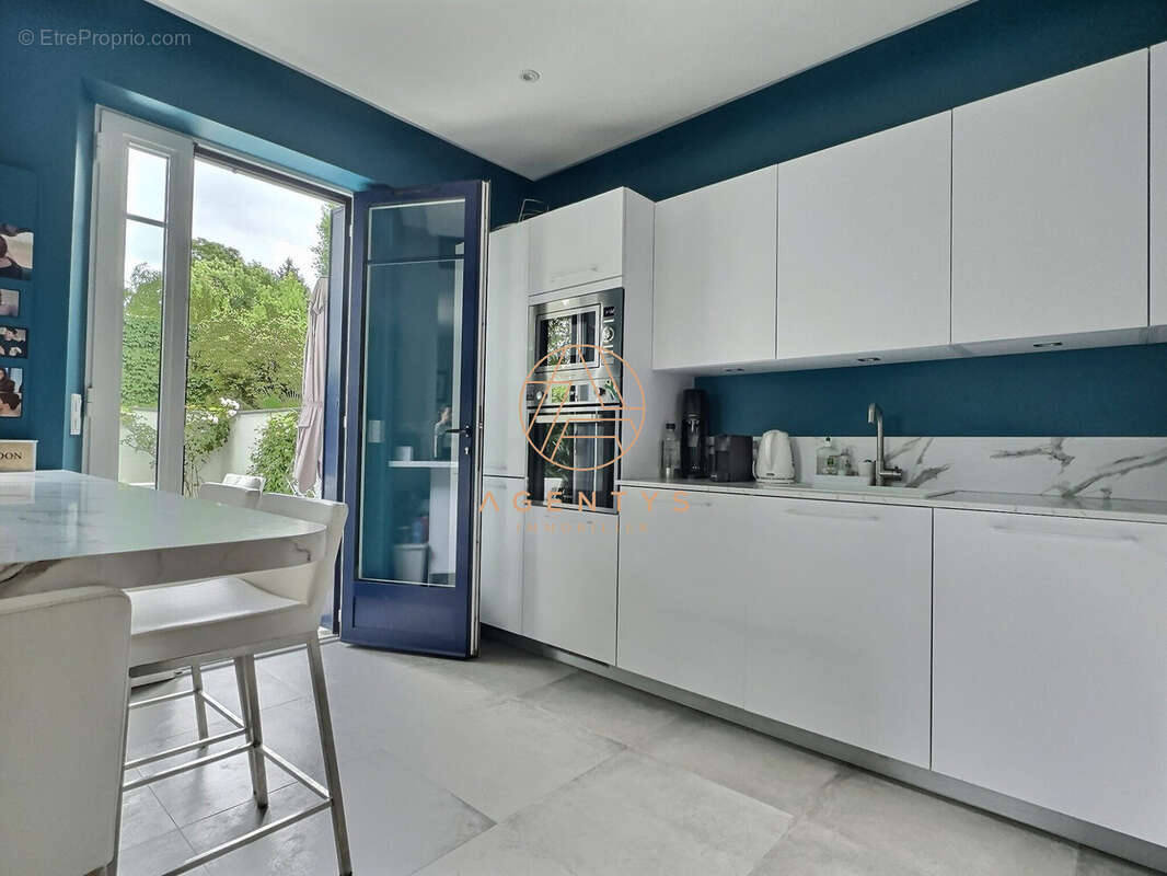 Appartement à SAINT-MAUR-DES-FOSSES