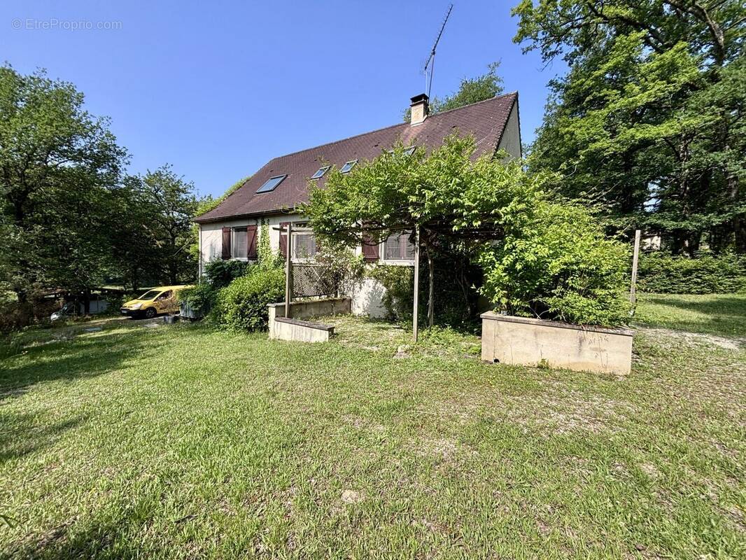 Maison à THIVIERS