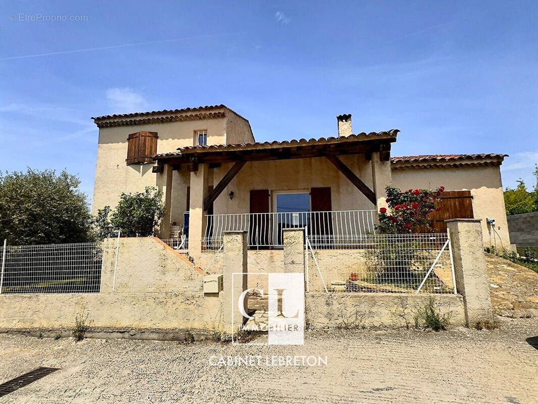 Maison à SAINT-CYR-SUR-MER