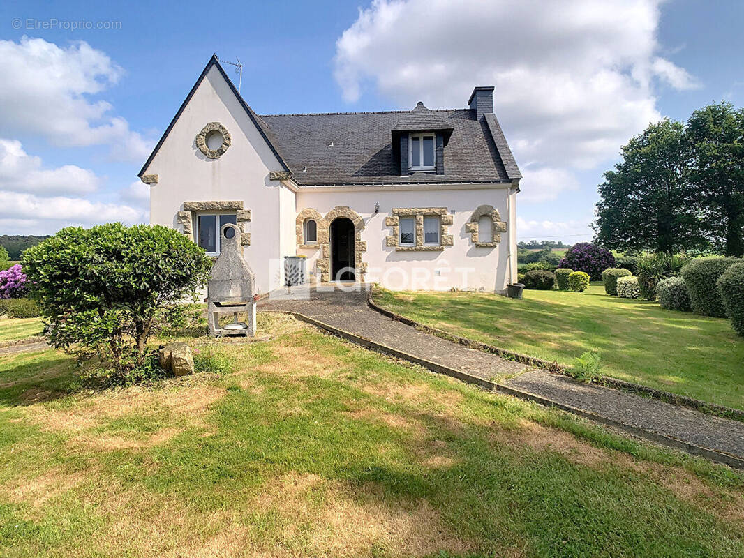 Maison à MONTENEUF