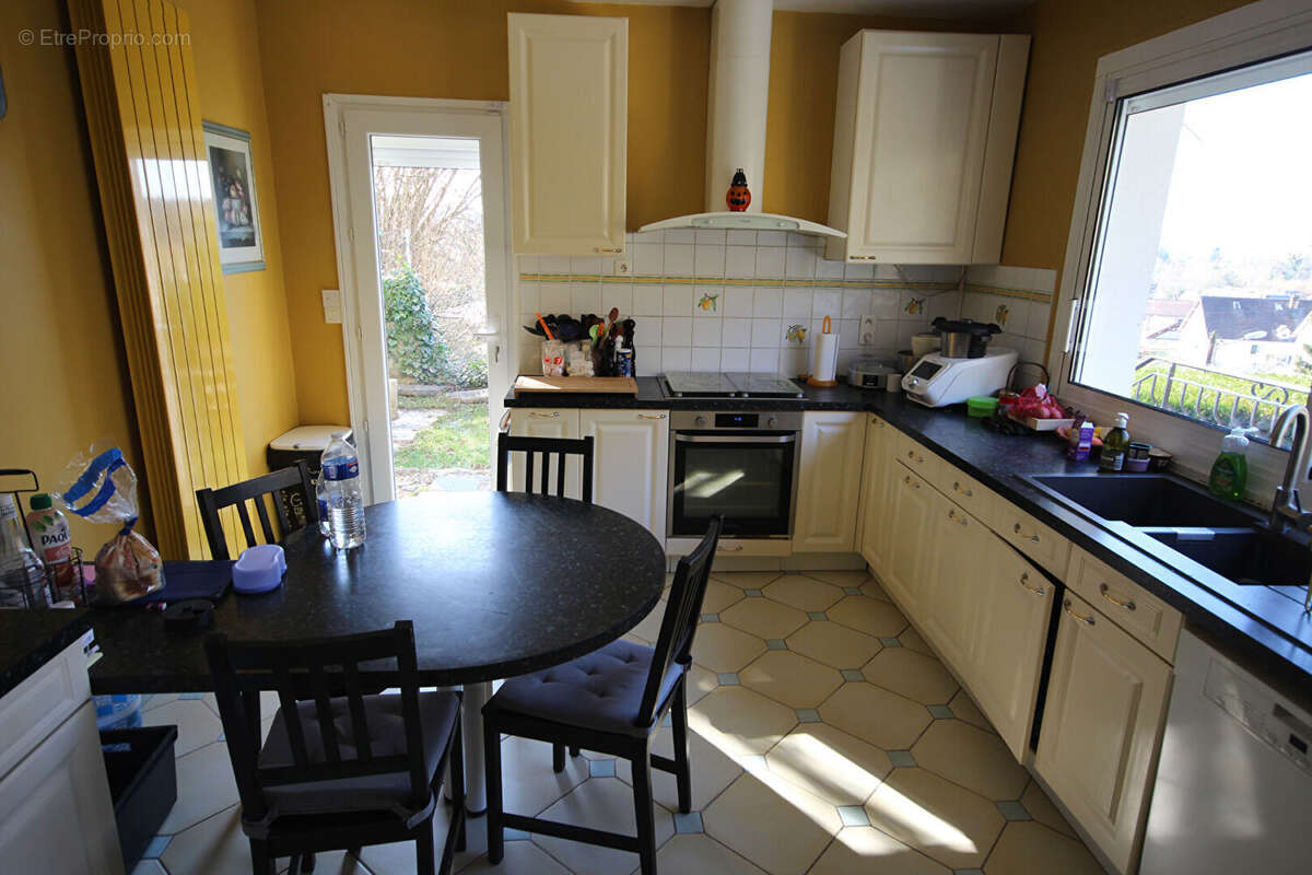 Maison à VERNEUIL-EN-HALATTE