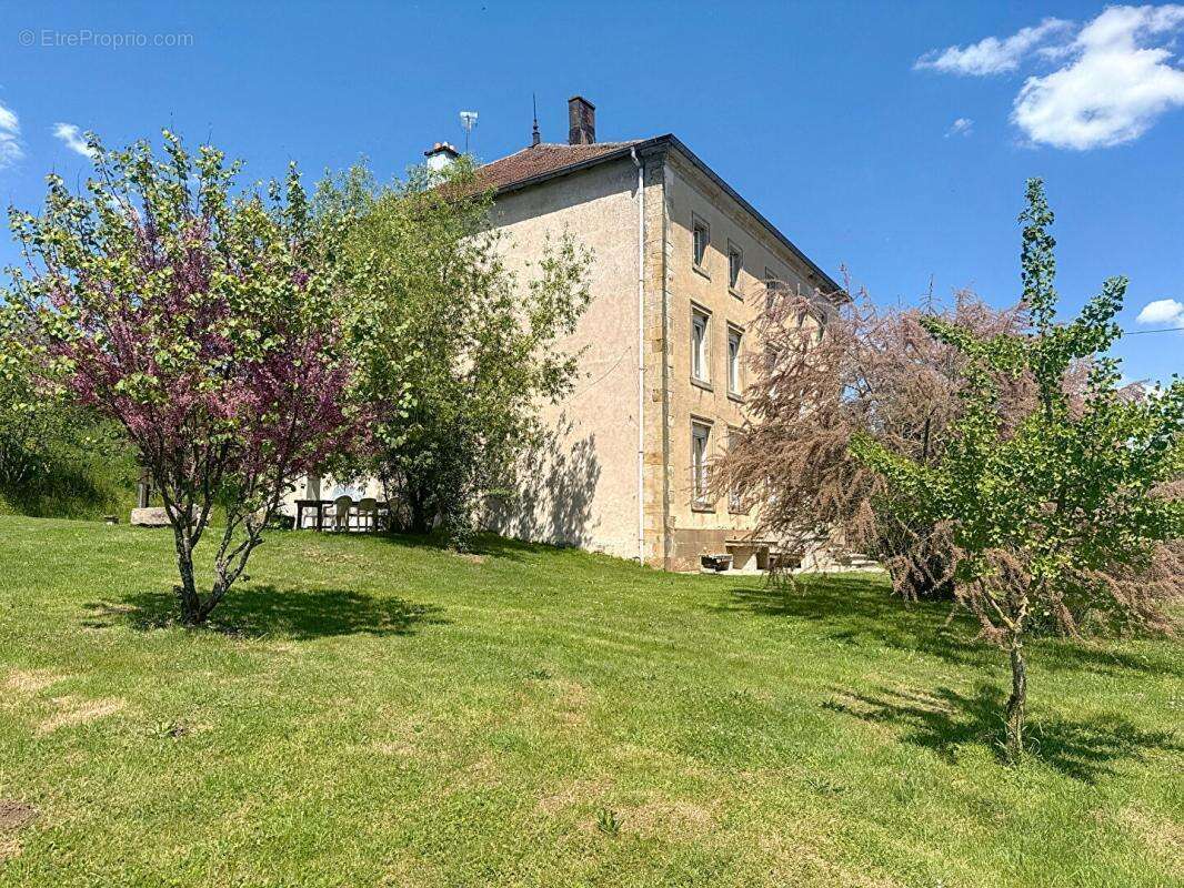Maison à DOMPAIRE