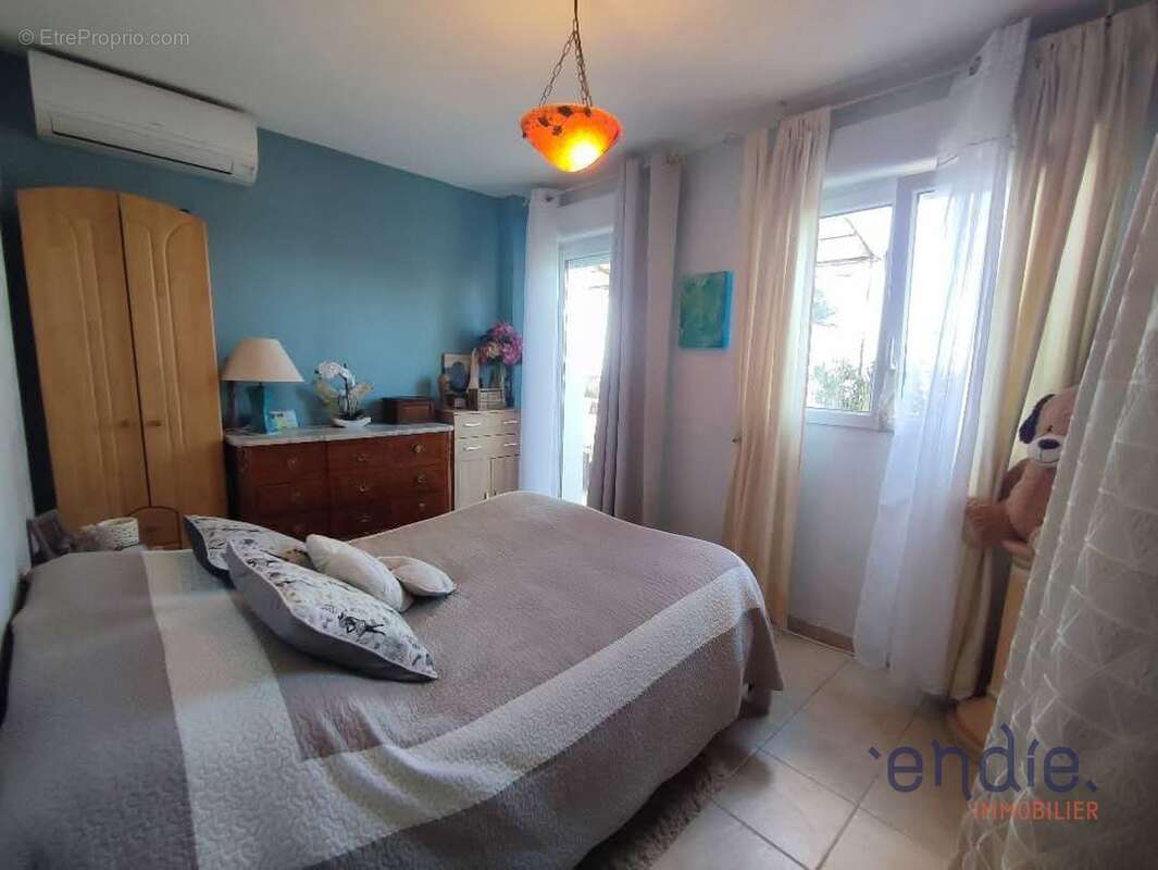 Appartement à LORGUES