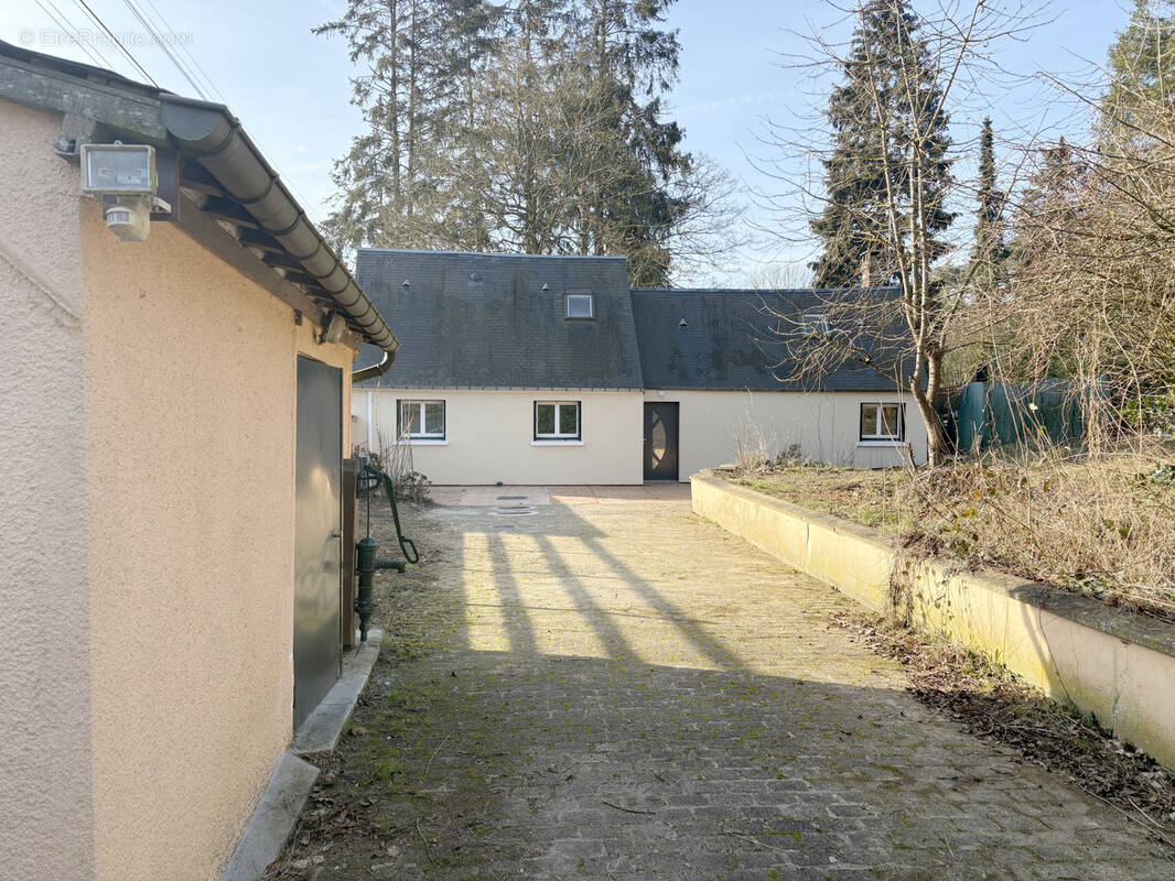 Maison à MERU