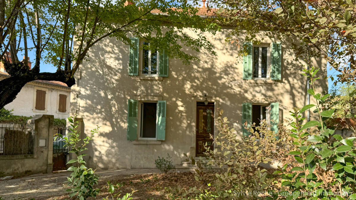 Maison à CAMARET-SUR-AIGUES