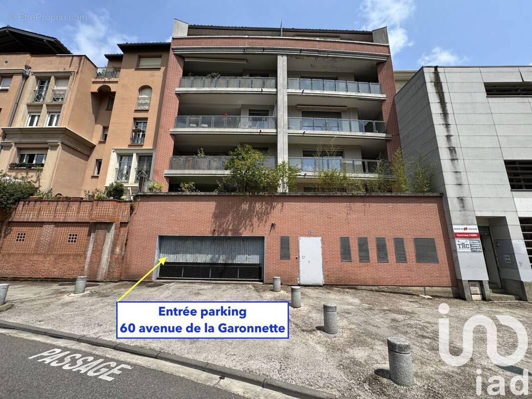 Photo 1 - Parking à TOULOUSE