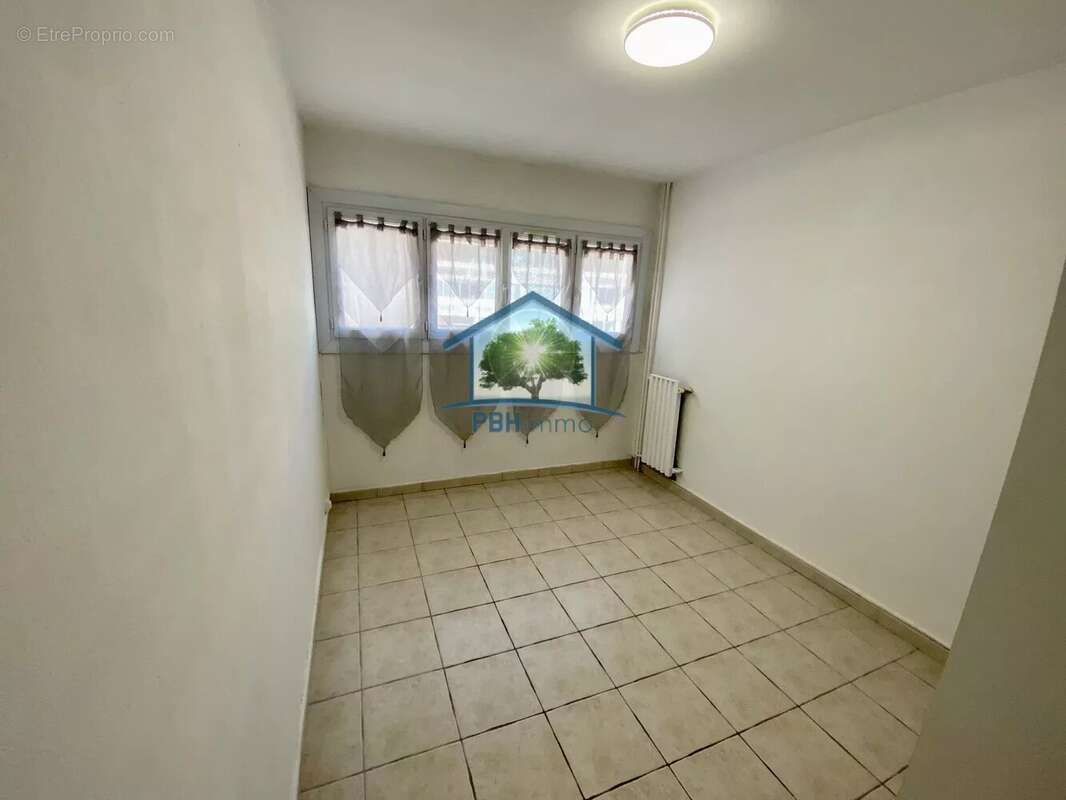 Appartement à MARSEILLE-15E