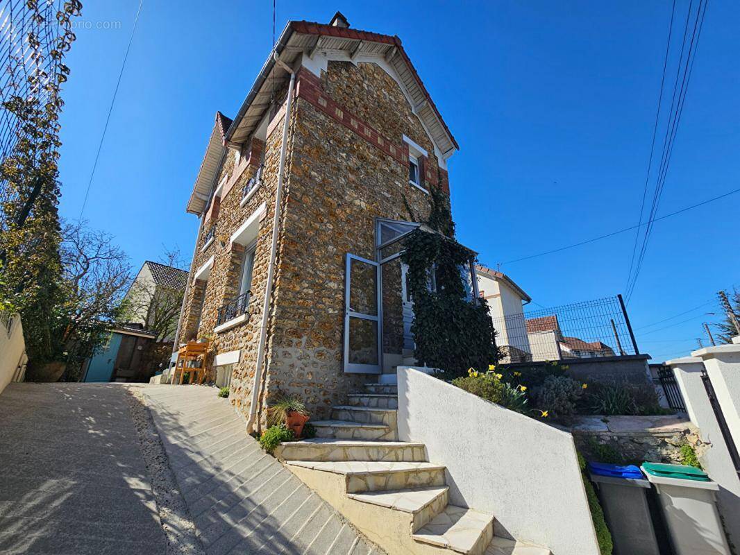 Maison à LA FRETTE-SUR-SEINE