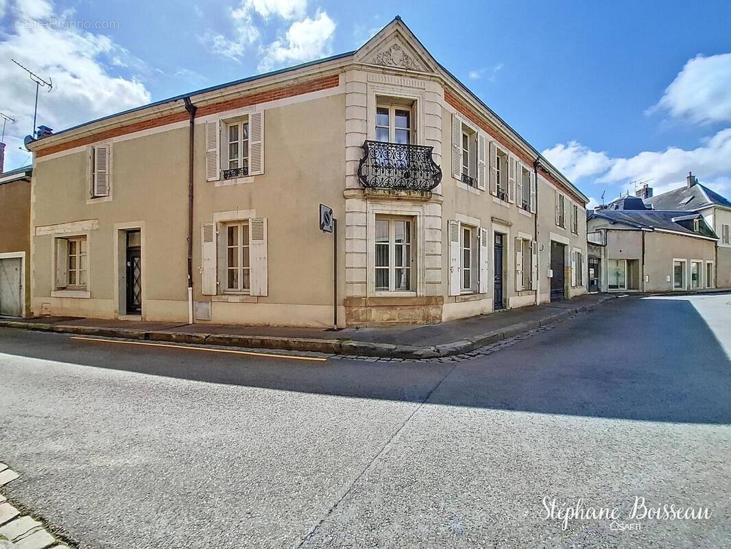 Photo 1 - Maison à LA FLECHE