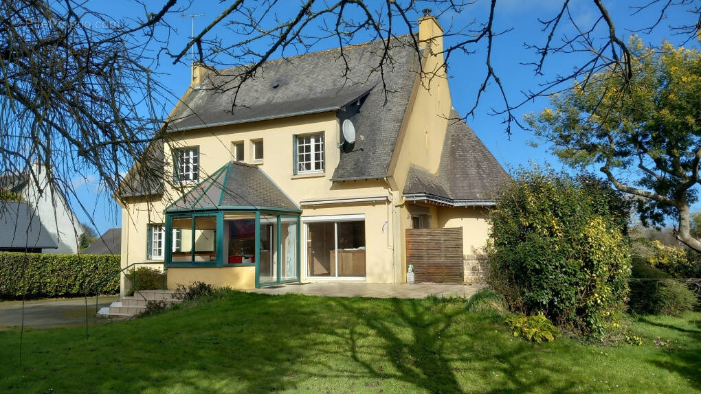 Maison à PLOUEZEC
