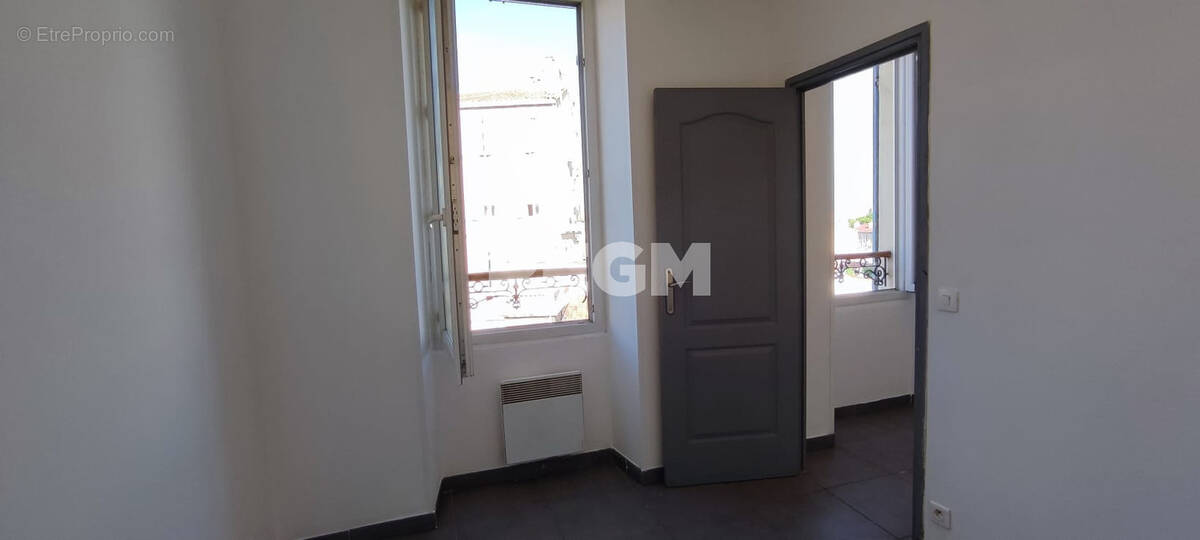 Appartement à MARSEILLE-3E