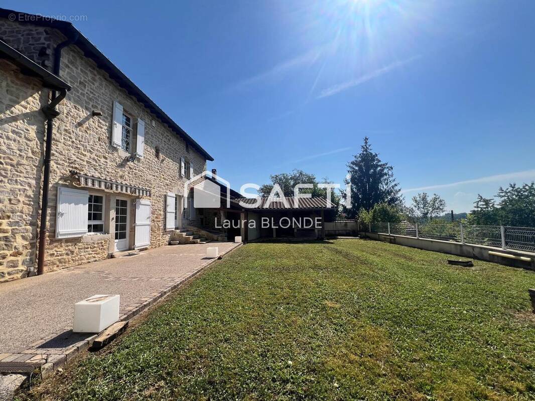 Photo 1 - Maison à SAINT-AMOUR