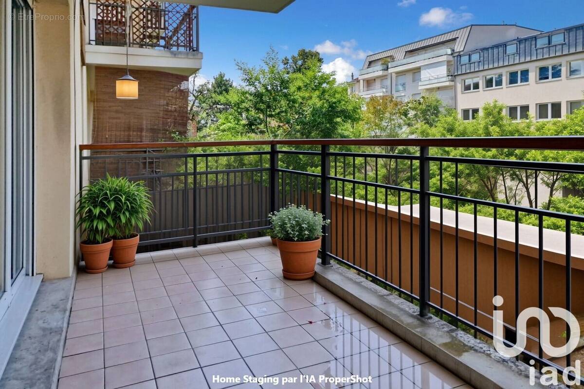 Photo 1 - Appartement à SURESNES