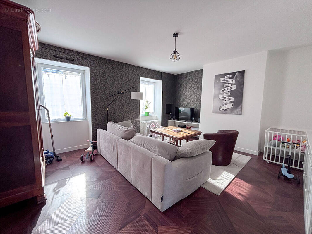 Maison à MERAL