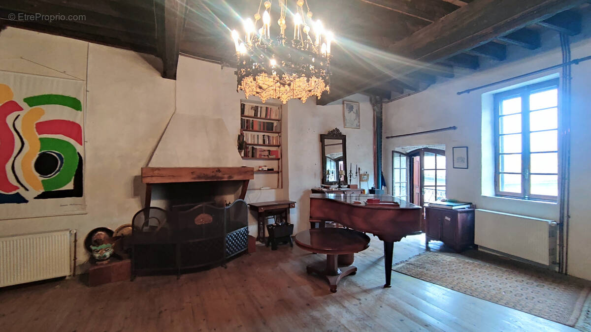 Maison à PEZENS