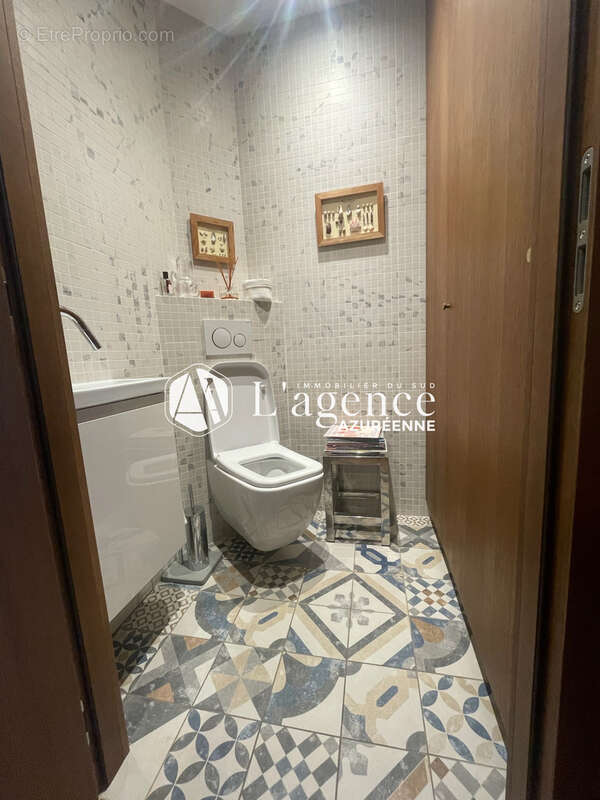 Appartement à SAINT-LAURENT-DU-VAR