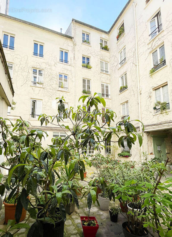 Appartement à PARIS-10E