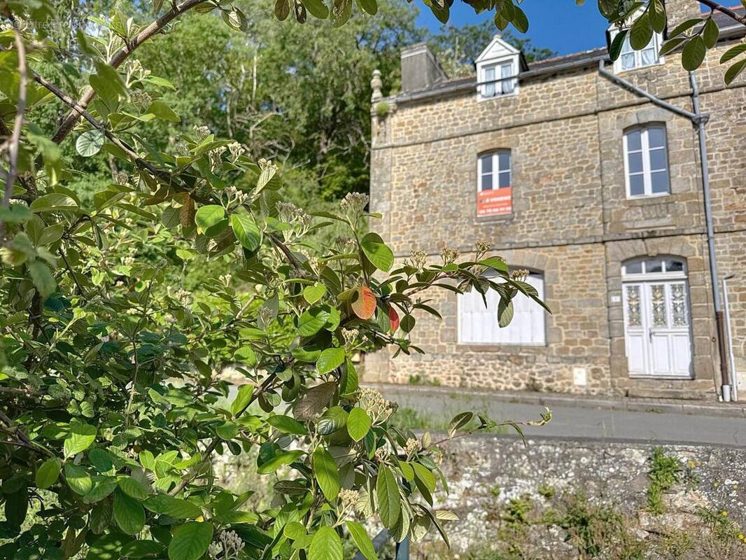 Photo 1 - Maison à JUGON-LES-LACS