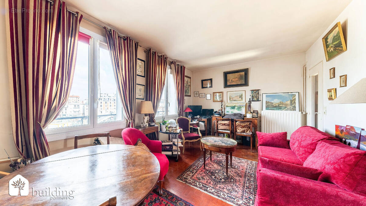 Appartement à COURBEVOIE