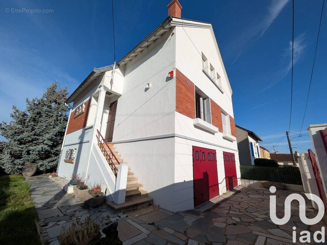 Photo 1 - Maison à MONTLUCON