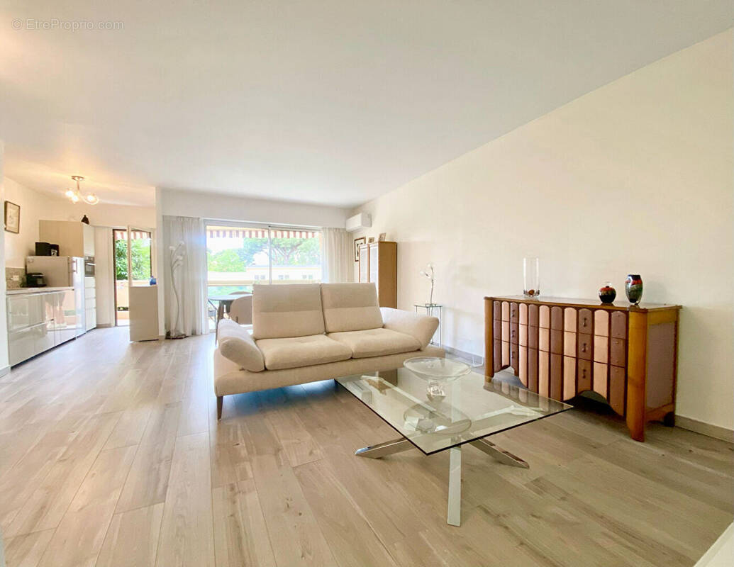 Appartement à LE CANNET