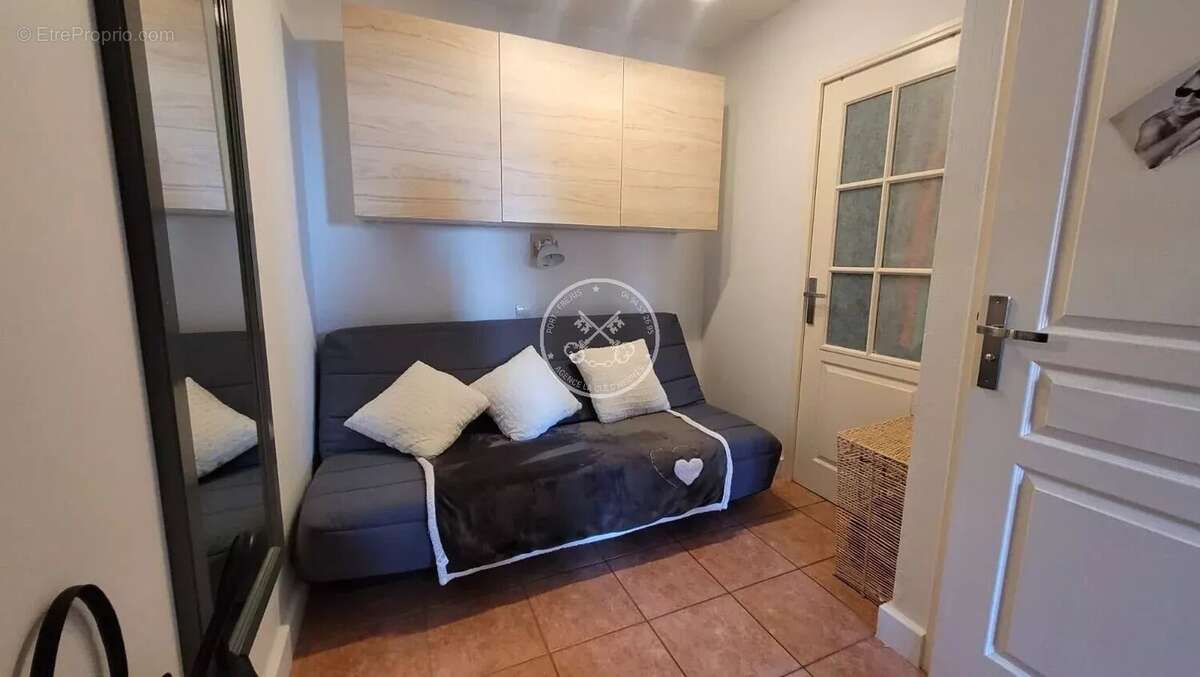 Appartement à ROQUEBRUNE-SUR-ARGENS
