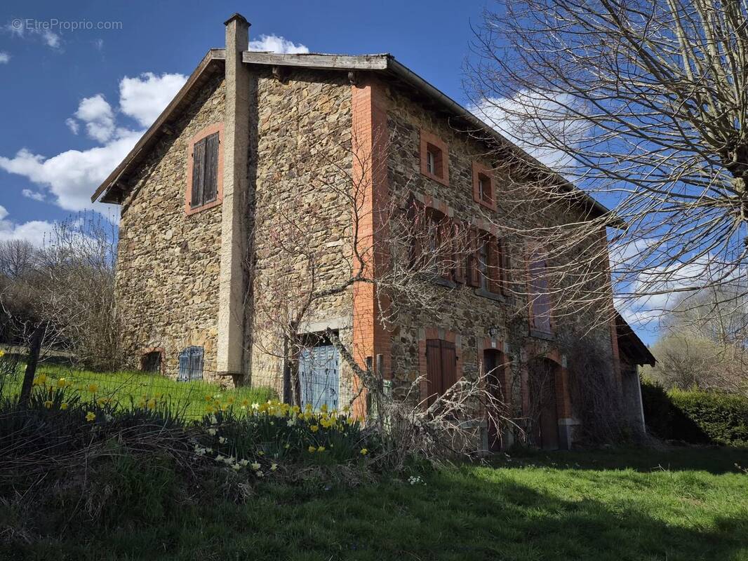 Maison à SAINT-ALYRE-D&#039;ARLANC