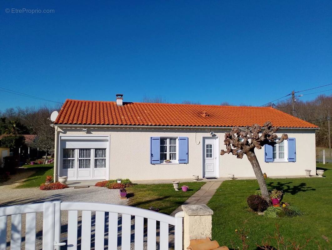 Maison à JONZAC
