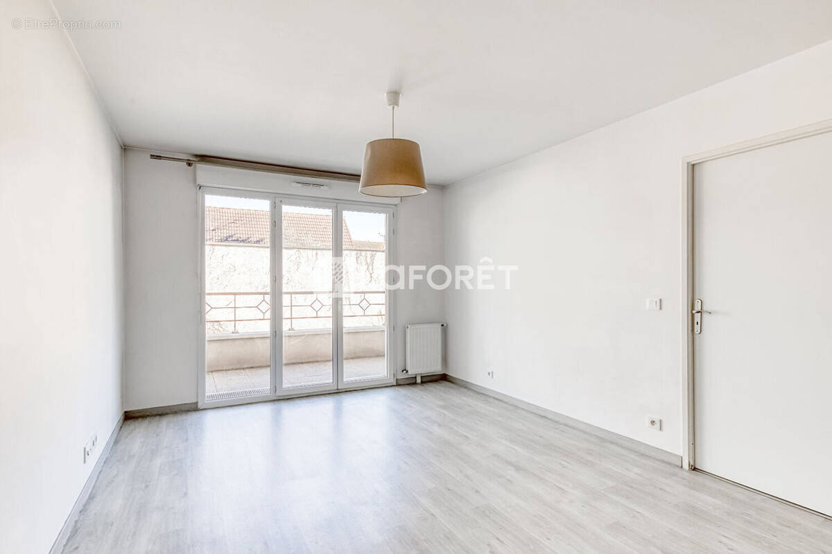 Appartement à LA QUEUE-EN-BRIE