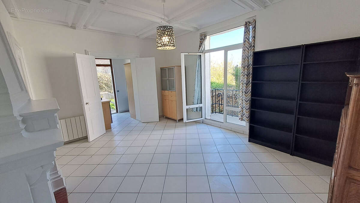 Appartement à SAINT-REMY-LES-CHEVREUSE