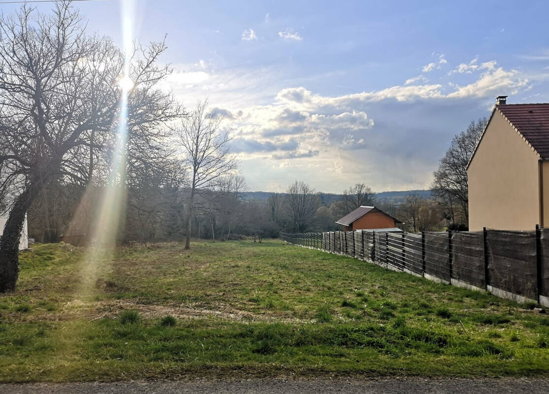 Terrain à POMMEUSE