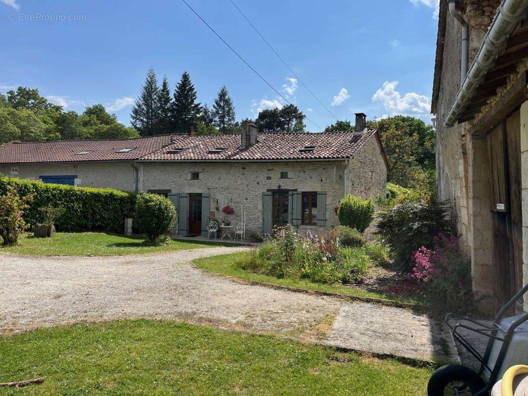 Maison à SEGONZAC