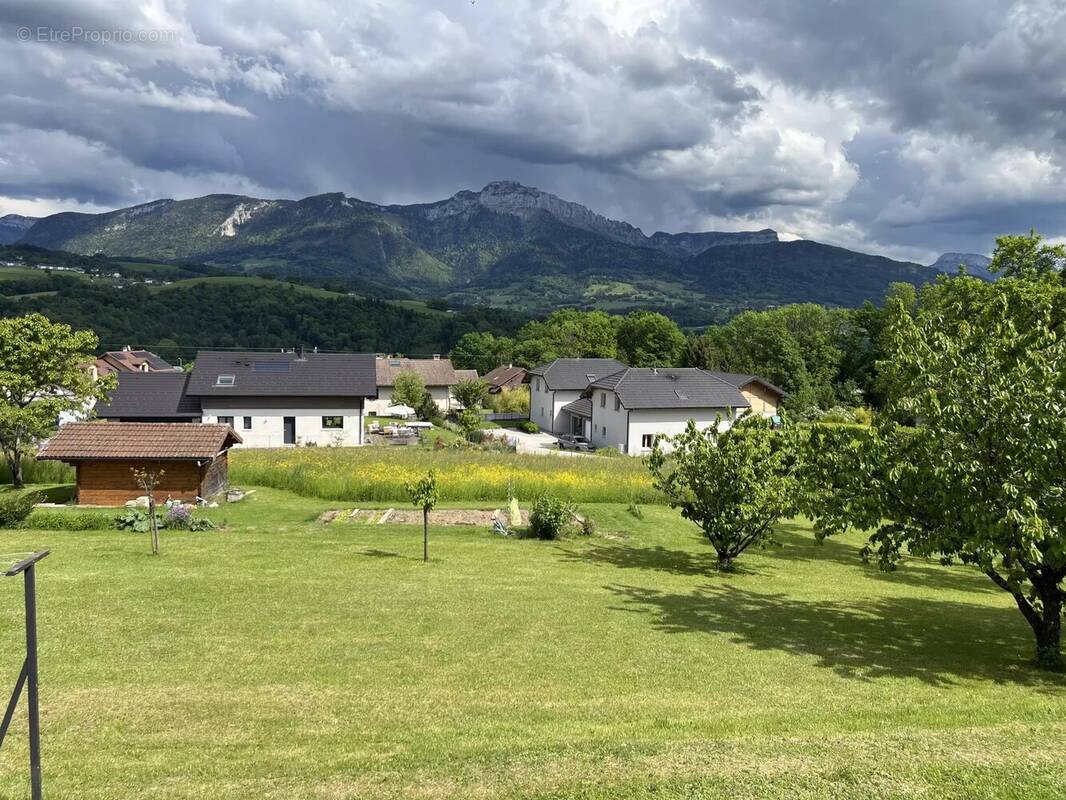 Terrain à CHARVONNEX