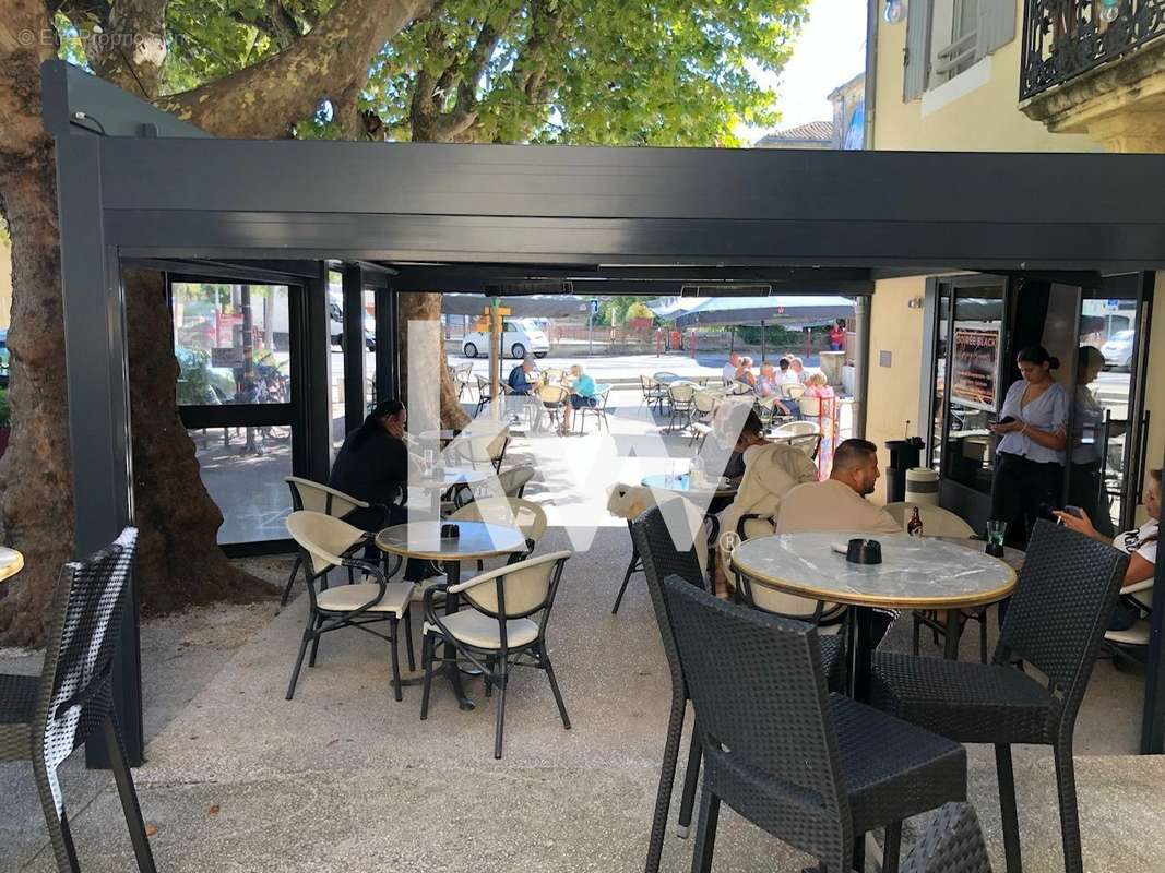 Commerce à CALVISSON