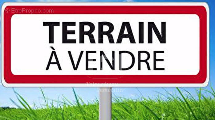 Terrain à FERRIERES