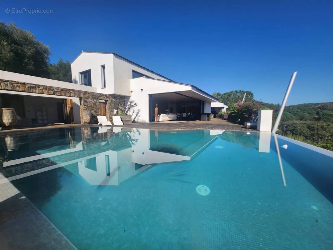 Maison à HYERES
